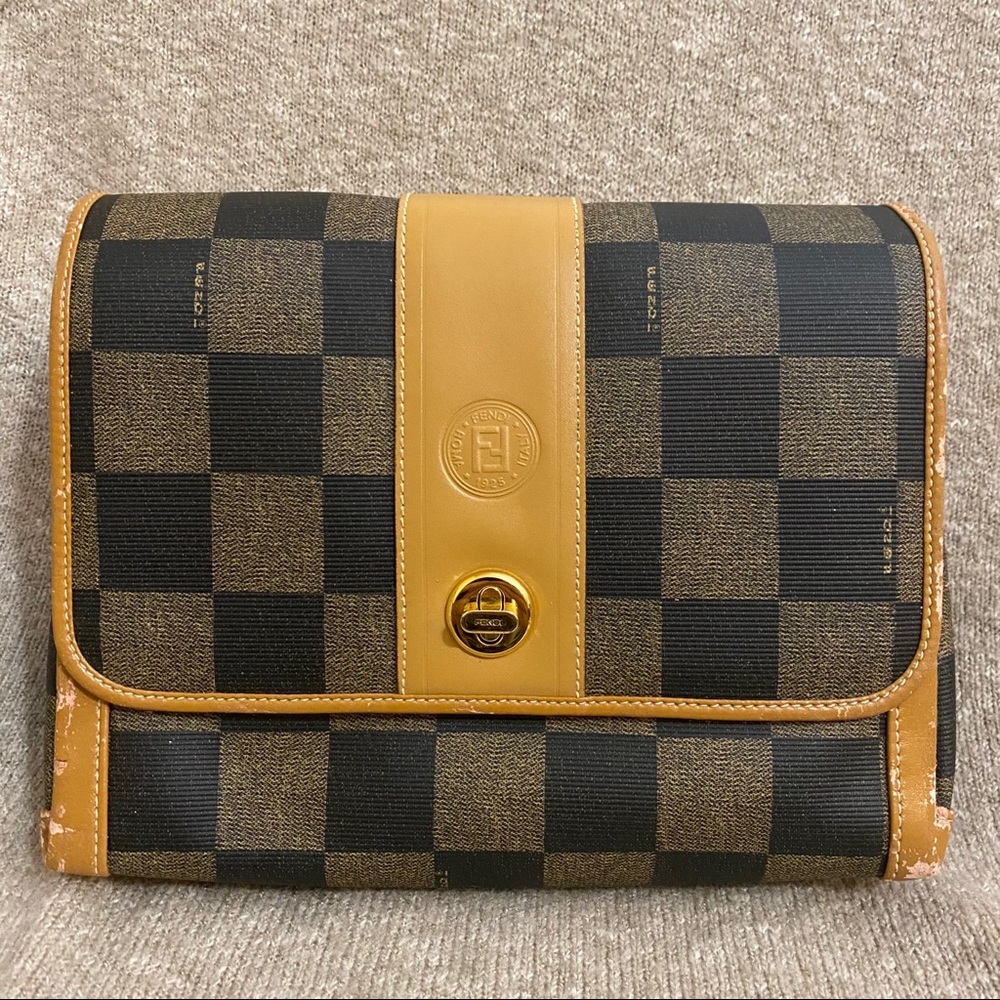 ✴️ RARE/AUTHENTIC Vintage Fendi Purse 👜